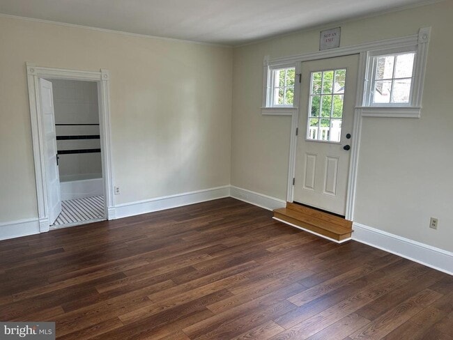 Photo - 209 Grayling Ave Unit 2