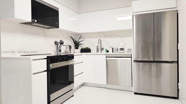 Photo - 5151 Collins Ave Unit 726