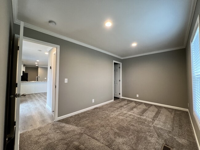 Photo - 192 Silver Birch Cir