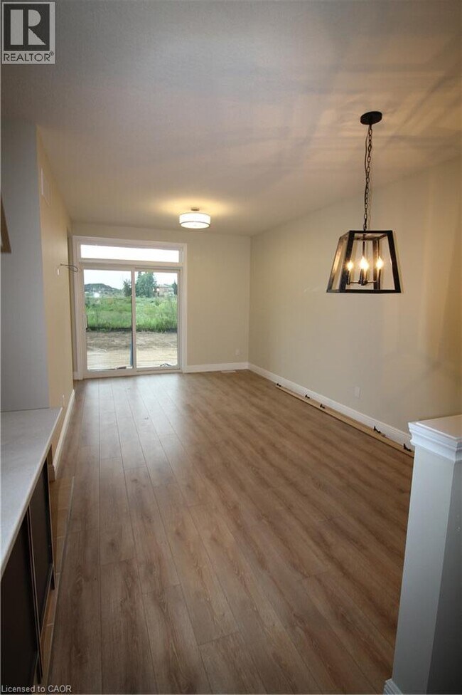 Photo - 1395 Bleams Rd