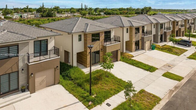 Photo - 1119 NW 1st St