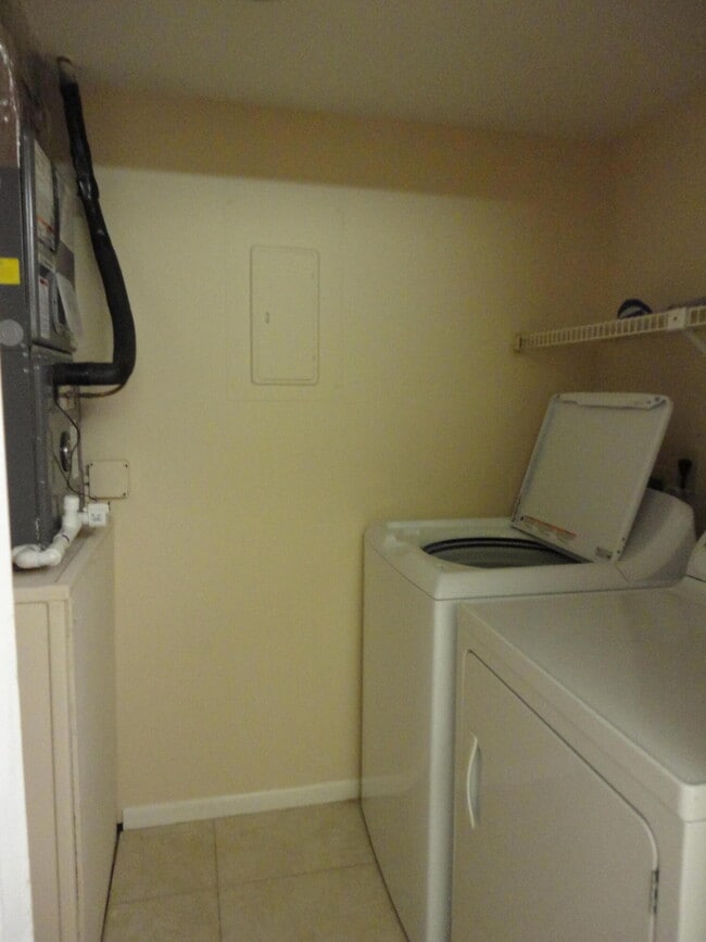 Photo - 4717 Sable Pine Cir Unidad C2