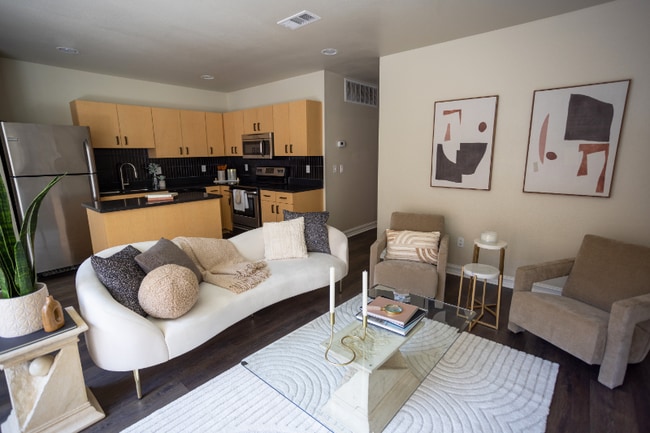 Photo - 222 S Main St