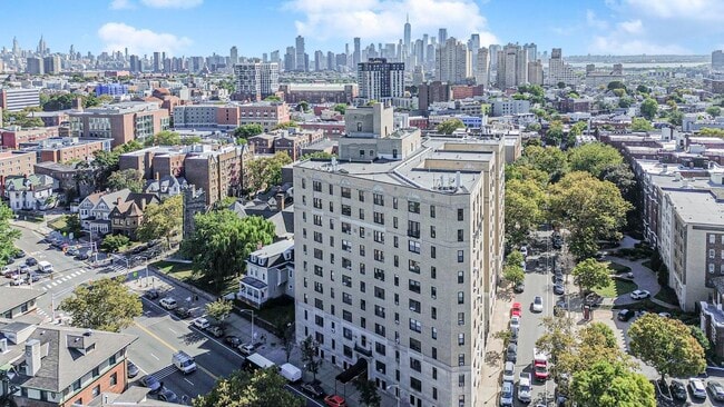 Building Photo - 2600 John F. Kennedy Blvd Unit 6C