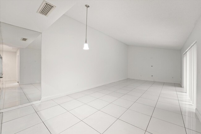 Photo - 4749 Holly Lake Dr