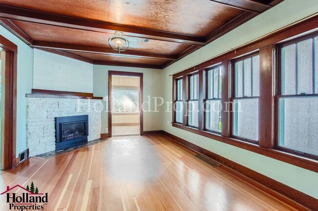 Photo - Charming Hillsboro Retreat: Cozy Single-Level Home with Greenhouse & Kids' Clubhouse!