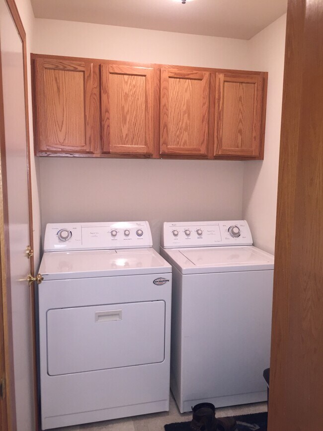 Photo - 906 Saint John St