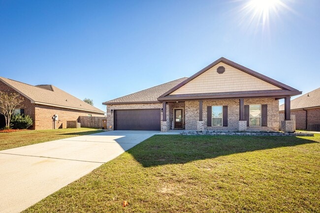 Building Photo - Beautiful 4 Bedroom 3 Bath Home!