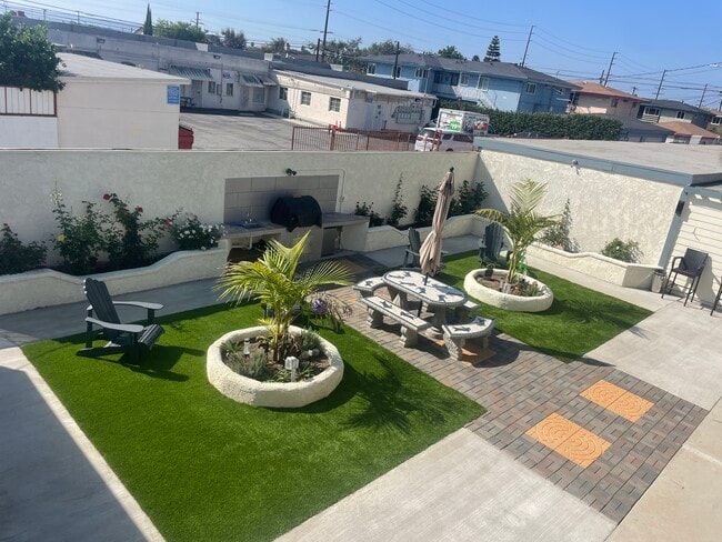 Building Photo - 15015 Gramercy Pl Unit M Rental