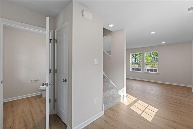 Photo - 113 Malibu Dr