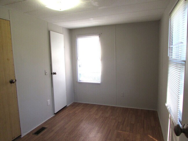 Photo - 3 Bed/ 2 Bath Singlewide Mobile Home on La...