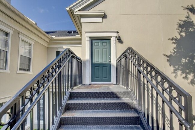 Charming 1/1 Spacious Condo Located in the Desirable Baldwin Park - Orlando!