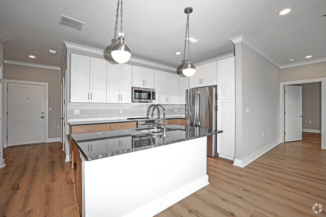 2BR, 2BA - Kitchen
