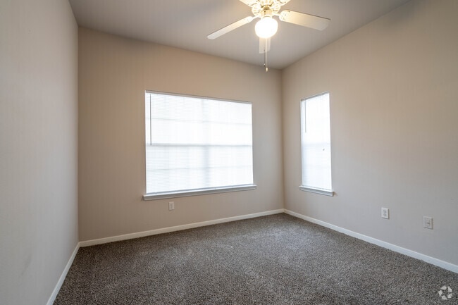 2BR, 2BA - 865SF - Villas at Alexander Bay
