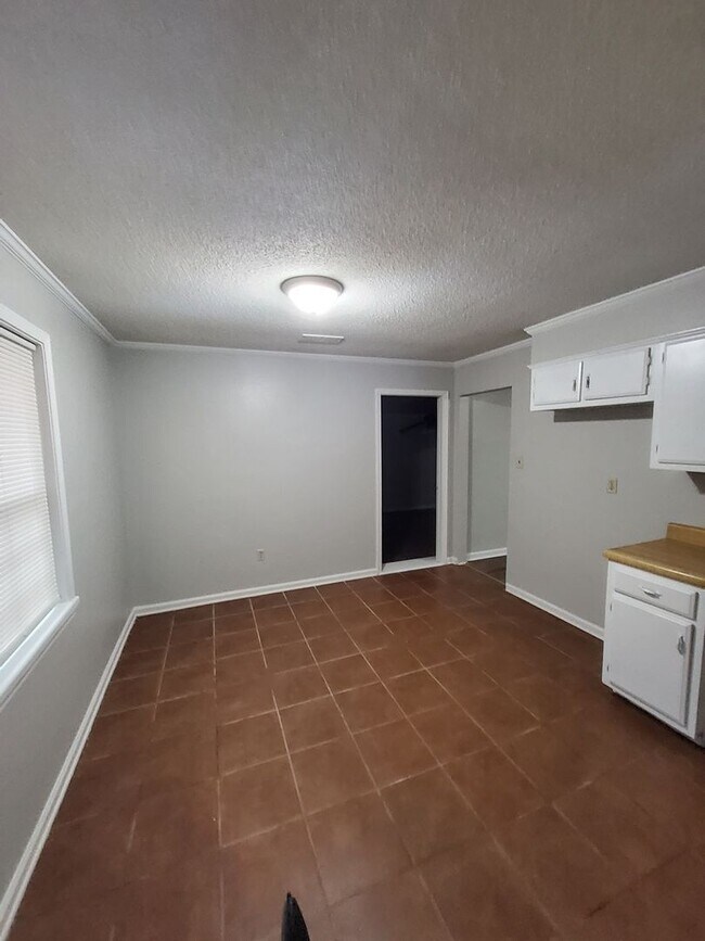 Photo - 5046 Gray Dr