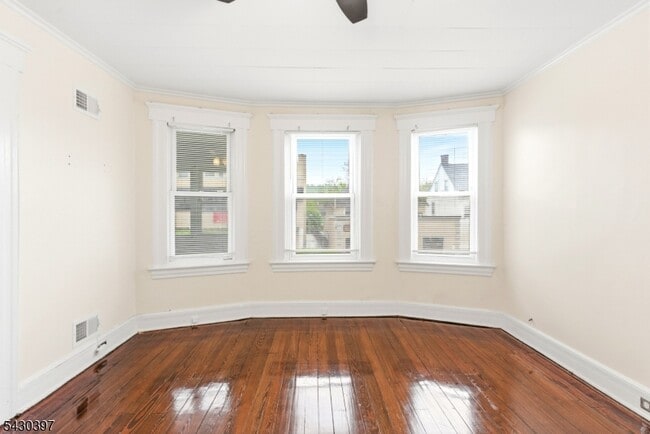 Photo - 70 Valley St
