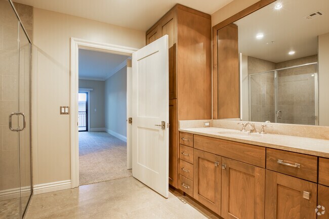 2BR, 2BA - B6