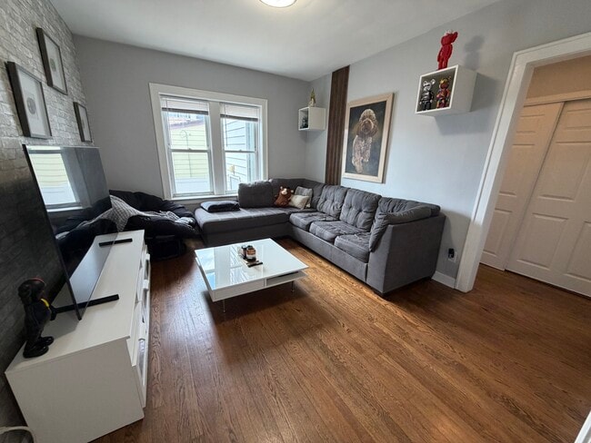 Photo - 3219 W Balmoral Ave Unit 1