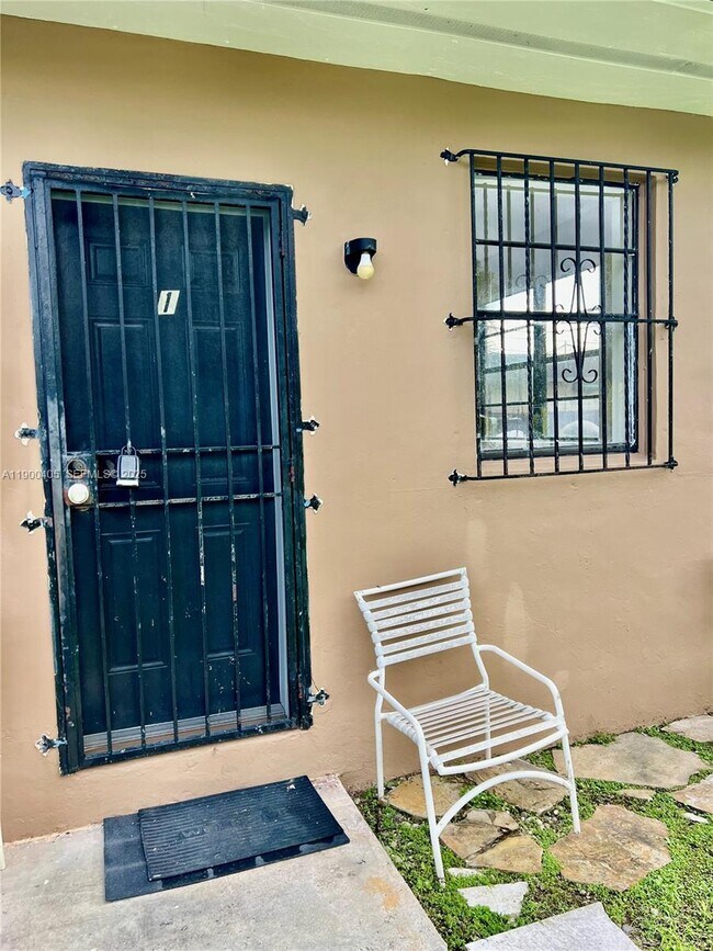 Photo - 645 NW 1st St Unit 1