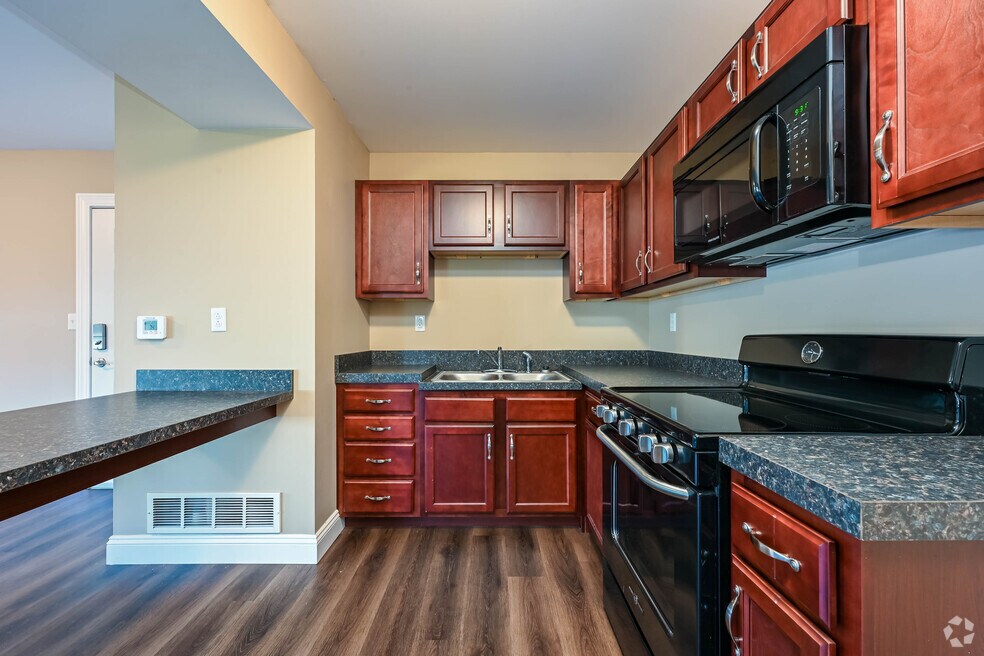 2 BR, 1 BA