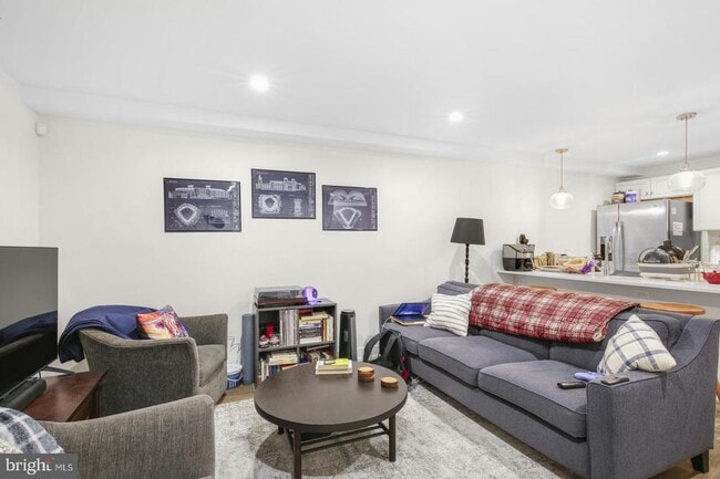 Photo - 2013 Mt Vernon St Unit A