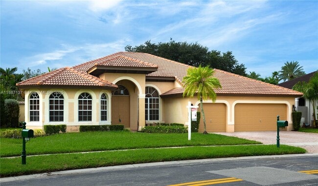 Photo - 18520 SW 39th Ct