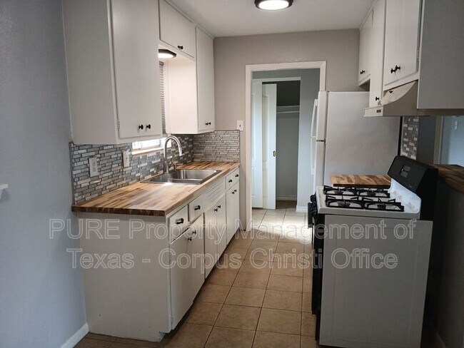 Photo - 1733 Treyway Ln