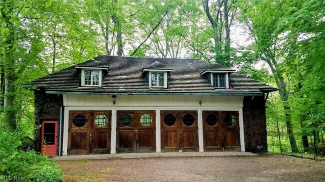 Building Photo - 285 Corning Dr