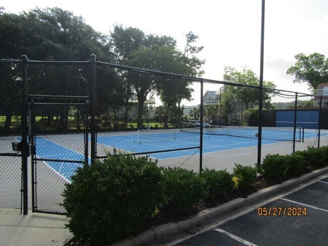 Photo - 4396 Baldwin Ave