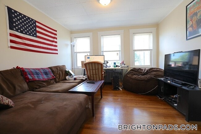 Photo - 102 Nonantum St