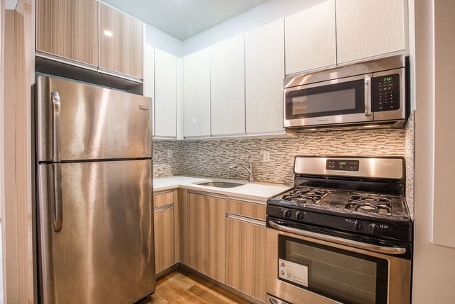 291 Monroe St Unit 2