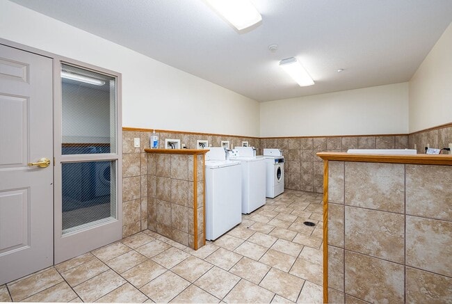Laurel Springs Apartments