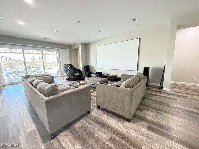 Photo - 8480 Warbonnet Way