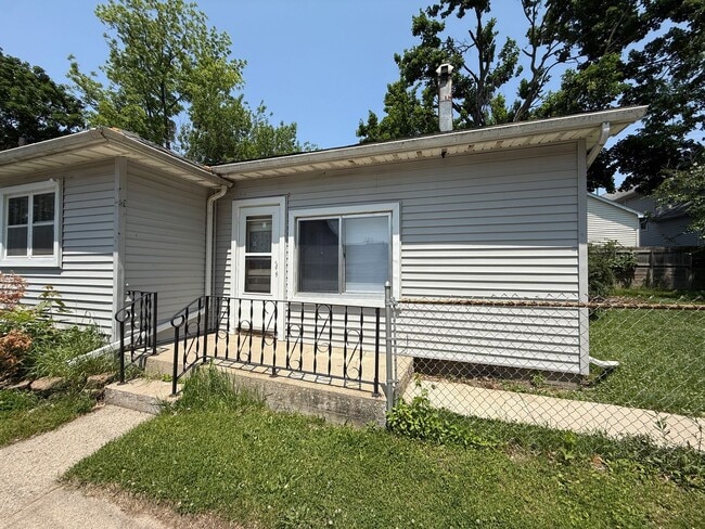 Photo - 529 Steward Ave Unit Apt #3