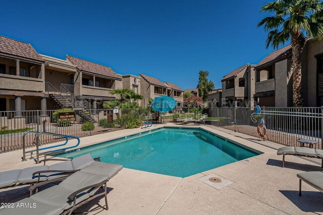 Photo - 5995 N 78th St Unidad Apt 1062