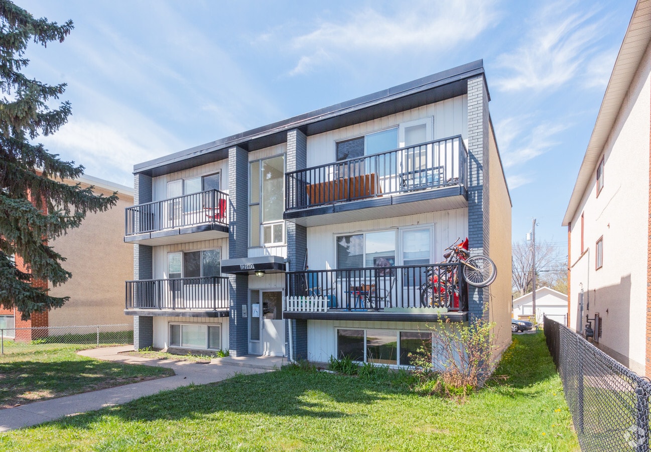 Brook Manor - Brook Manor