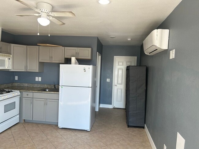 Photo - 605 W 3rd St Unit 102