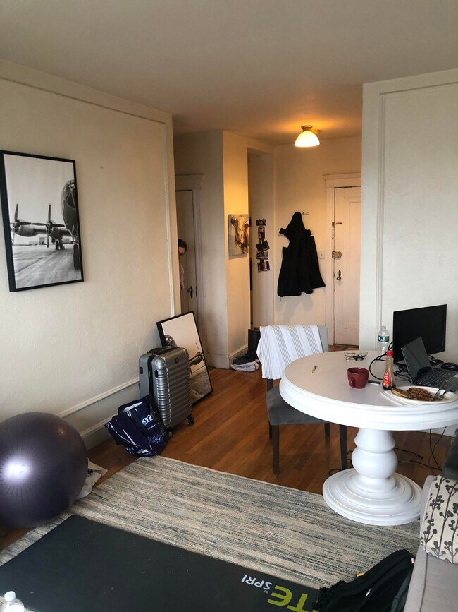 Photo - 1999 Commonwealth Ave