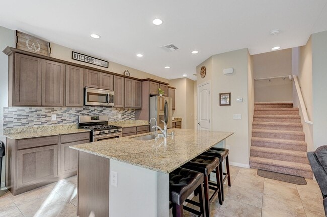 Photo - Beautifu 2 Story 4 bedrooms 2.5 baths located in Mountain Edge Southwest