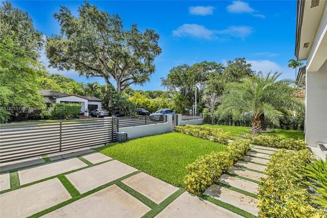 Photo - 1205 Wallace St