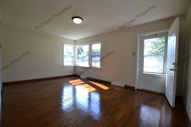 Photo - 521 Elmwood Ave