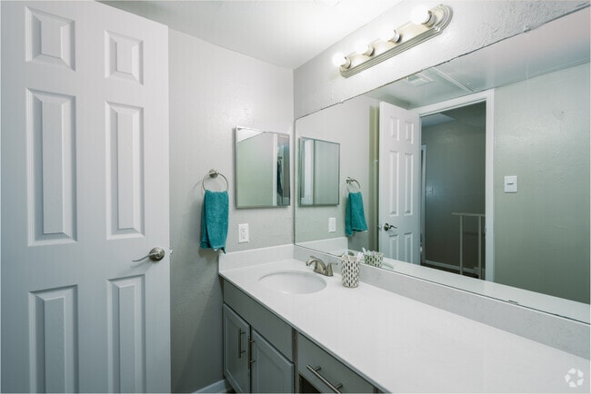 2BD, 1.5BA - 1.400SF - Bathroom 1