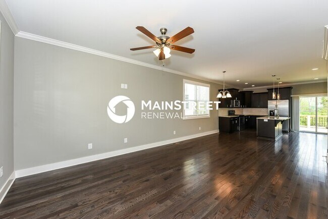 3 Bedroom Pet-Friendly Home in Hendersonville, TN with Main Street Renewal