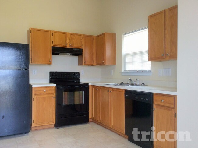 Photo - 919 Lakehill Rd