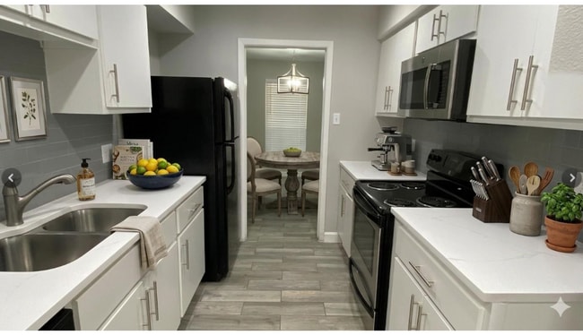 Building Photo - 1200-1202 N OConner Road Unit 1202