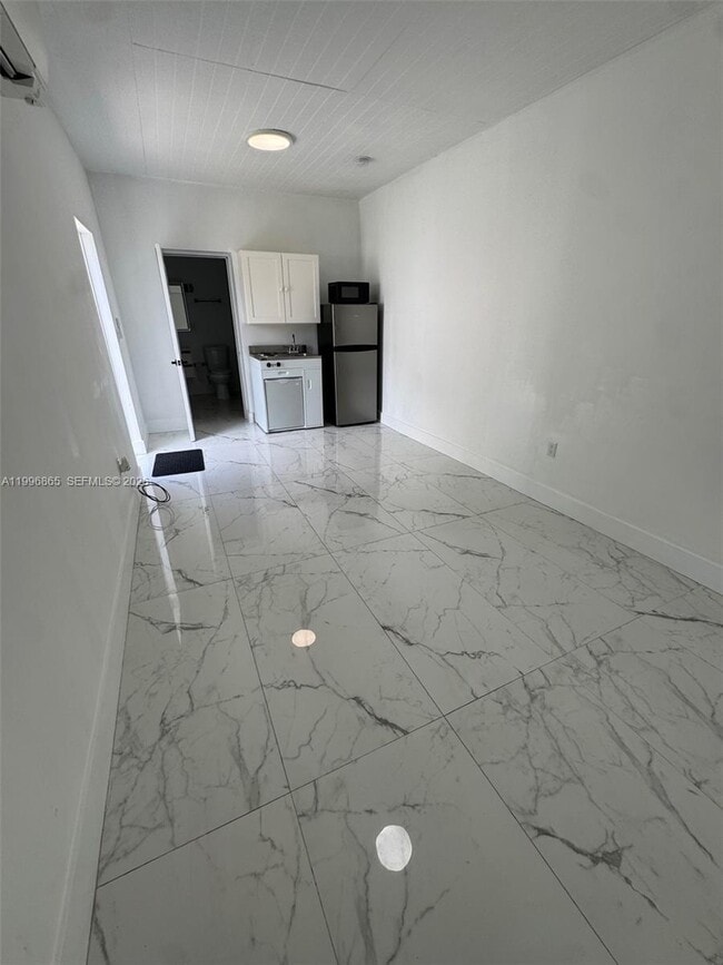 Building Photo - 1011 NW 145th St Unit 1