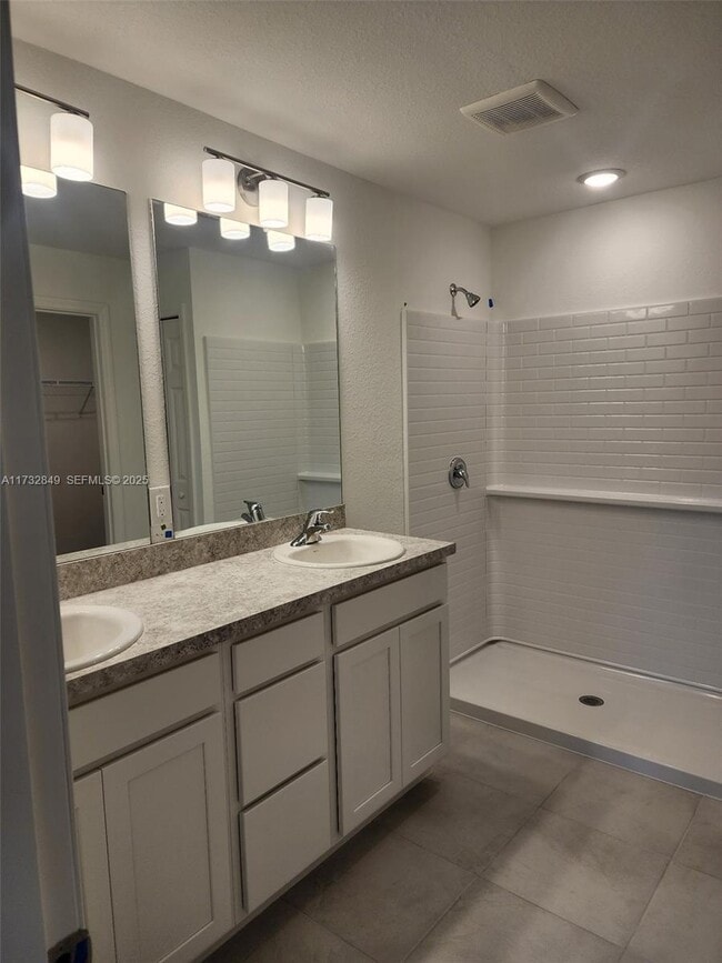 Photo - 3529 NE 20th Pl