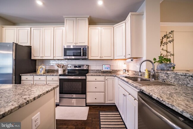 Photo - 10680 Hinton Wy