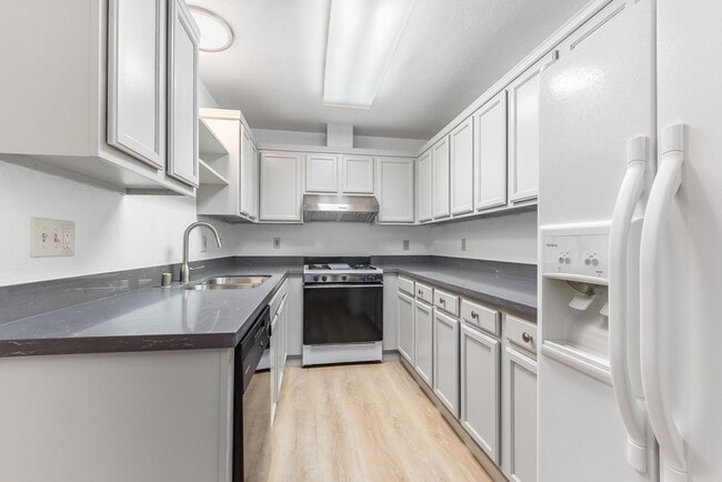 Photo - 1211 Lincoln Ave Unit 1211 Lincoln Ave #B -LU-