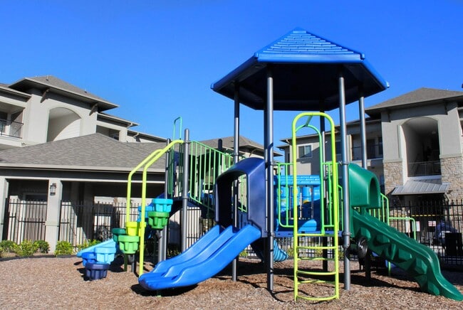 Photo - 14838 Northwest Blvd Unit #14838